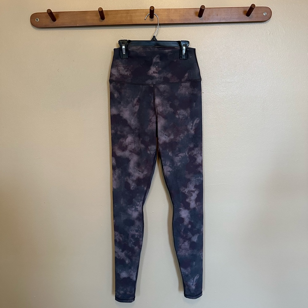 ALO Yoga Cloudy Pattern Leggings